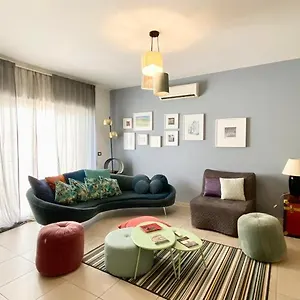 Bed & Breakfast G & F 